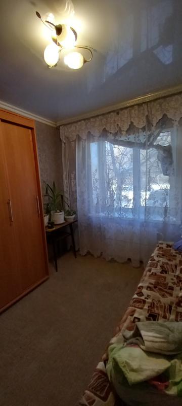 Продается двухкомнатная квартира по адресу пр-кт Комсомольский 20, на первом этаже девятиэтажного до - Новотроицк